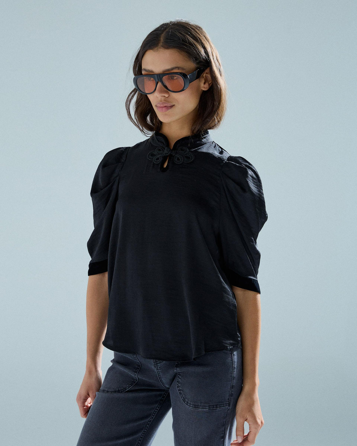 Blusa Alamar Detalle Terciopelo Negro