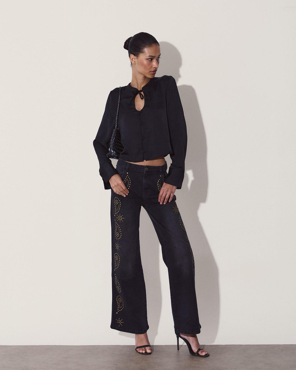 Blusa Satinada Abertura Negro