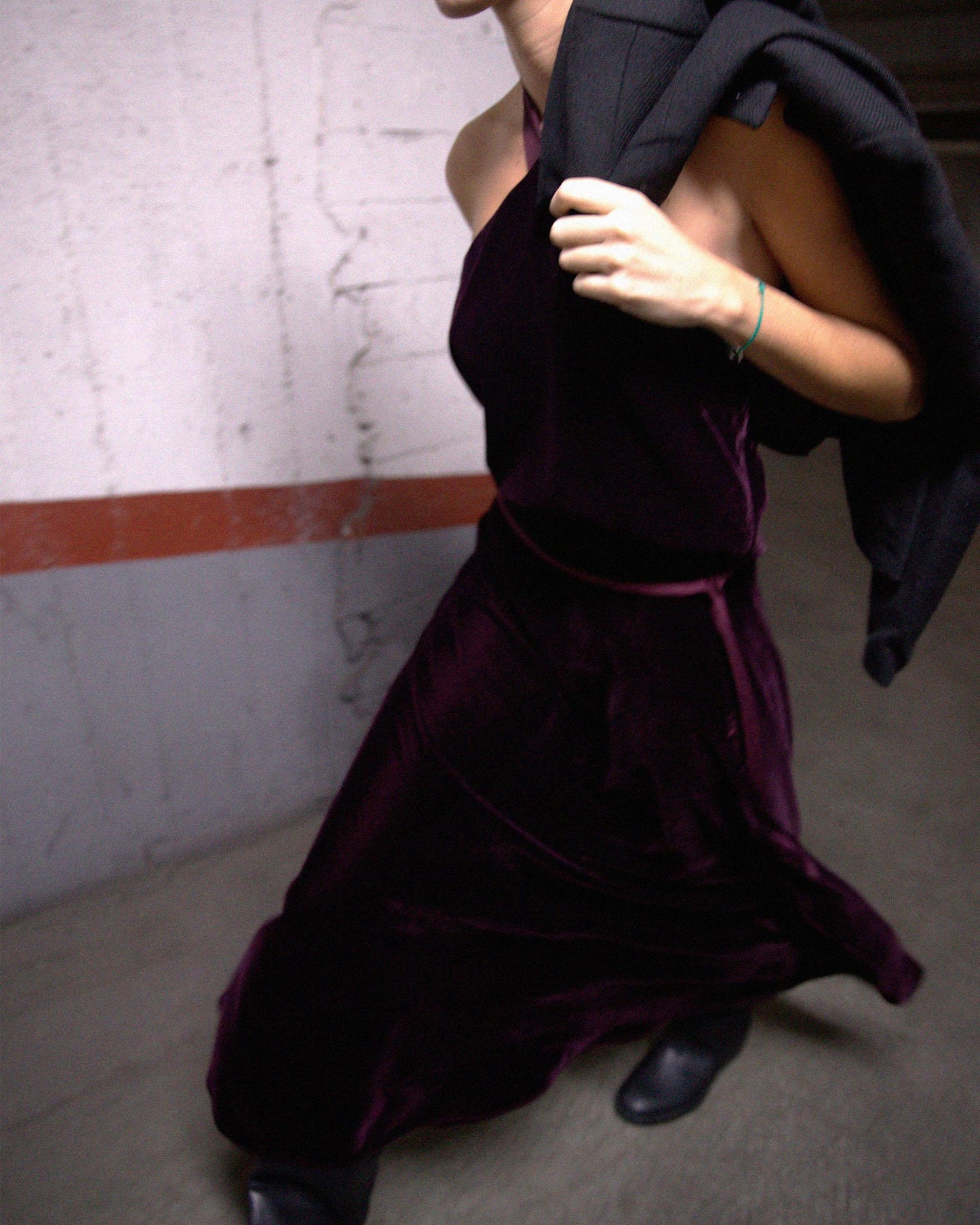 Saia de veludo bordeaux com laço