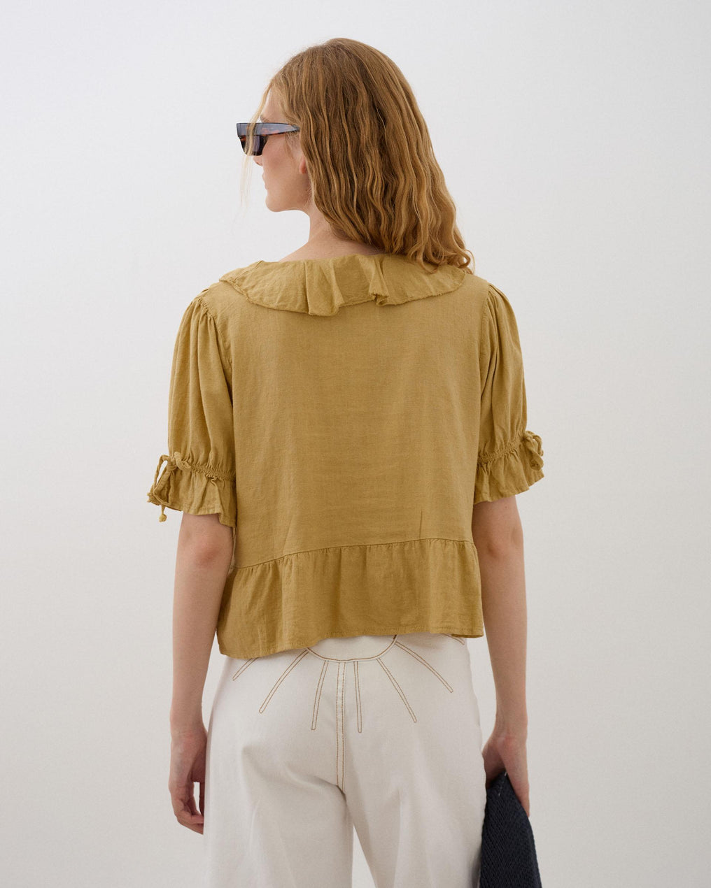 Blusa Folhos Cordões Com Linho Amarela
