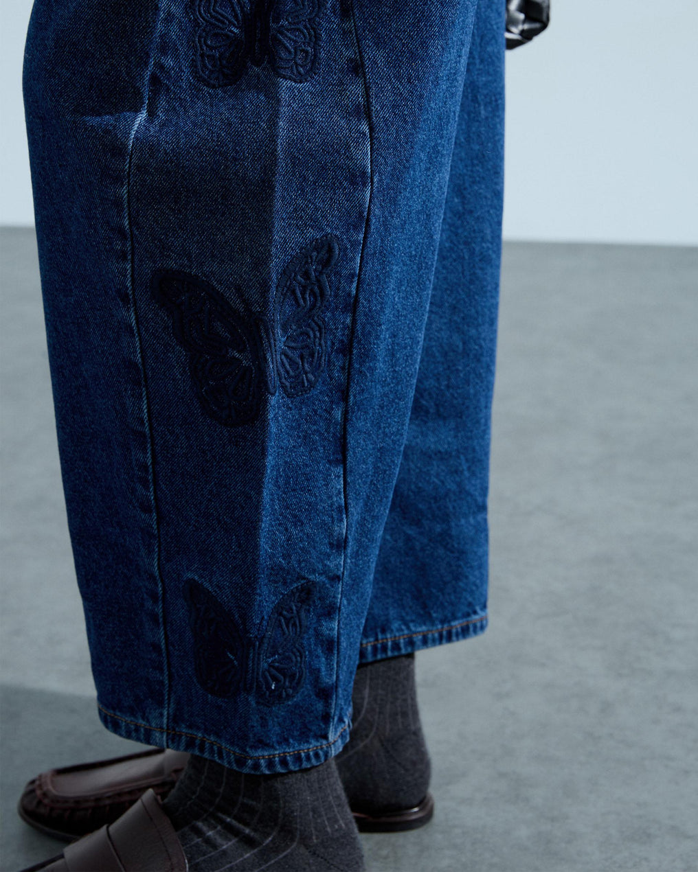 Jeans Bordados Mariposas Laterales Azul Jeans