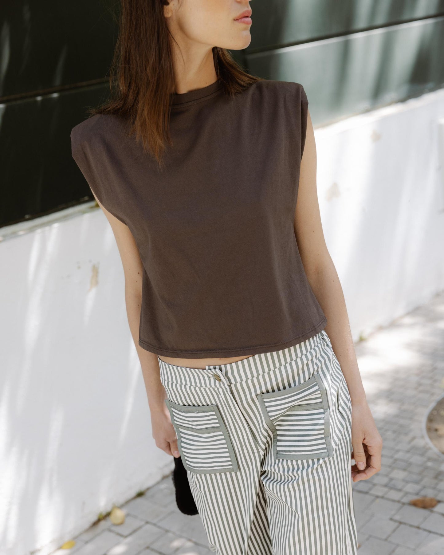 Camiseta Sin Mangas Hombreras Marrón