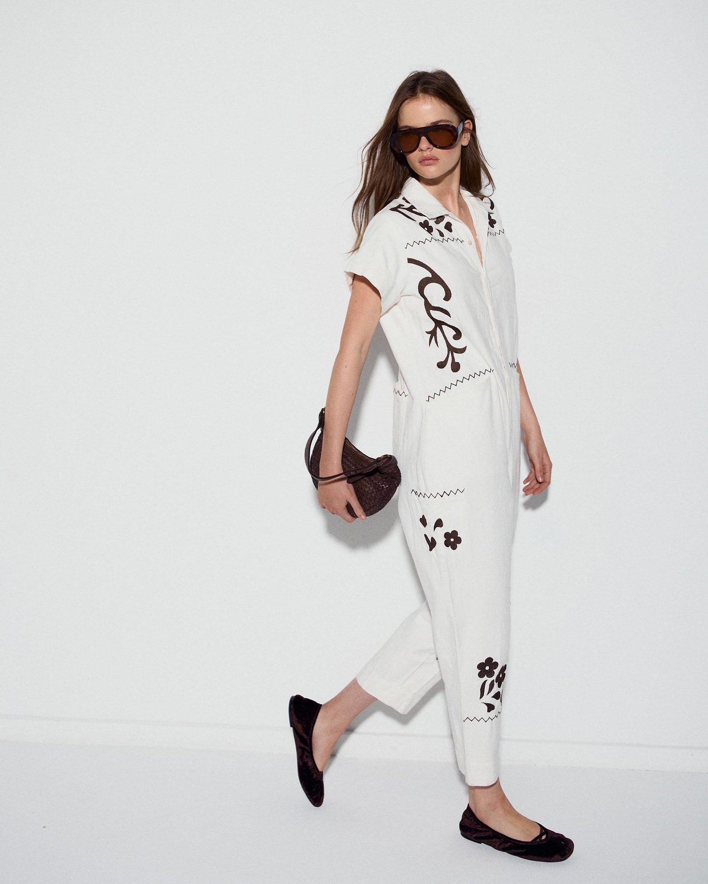 Mono Manga Corta Bordados Blanco