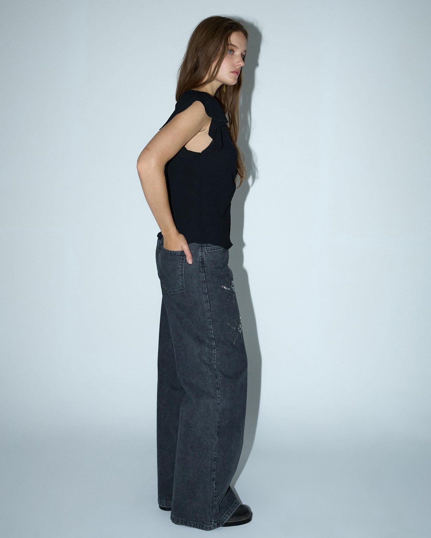 Blusa preta de manga curta franzida