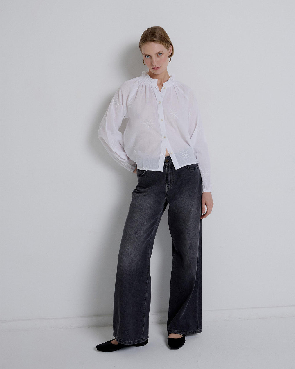 Blusa Branca Bordada Sol