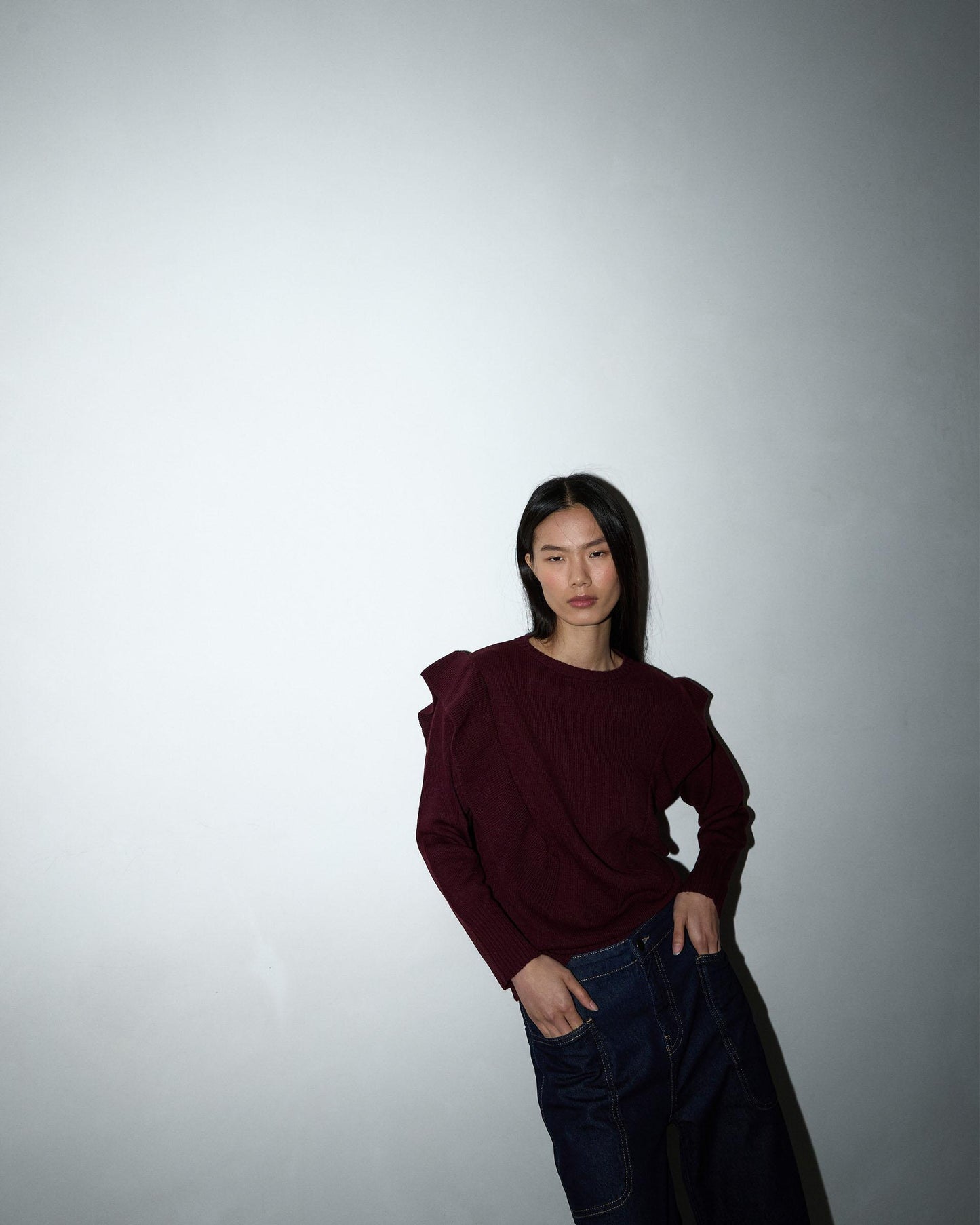 Camisola roxa com folhos laterais