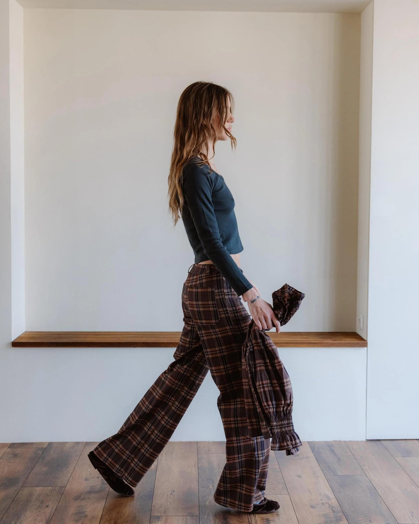 Calça xadrez com bolsos aplicados, castanho