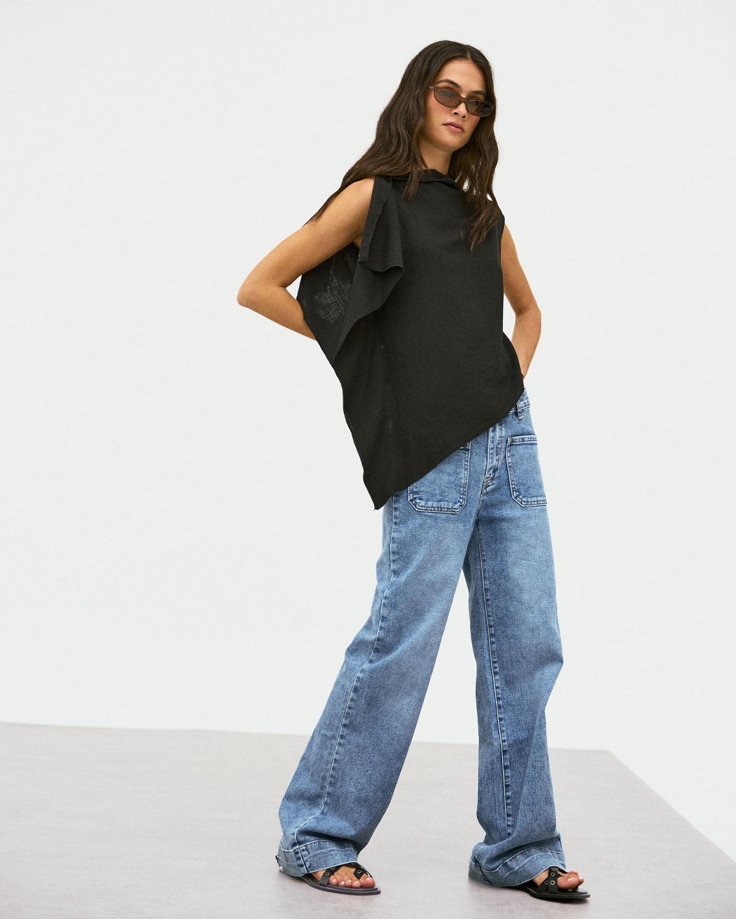 Top Asymétrique Volant Latéral Lin Noir