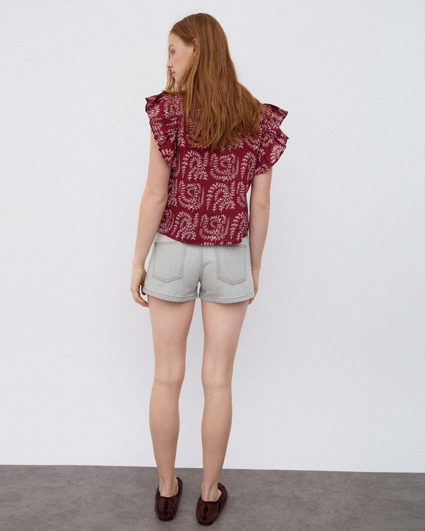 Blusa Manga Curta Folhos Rendas Estampada Grená