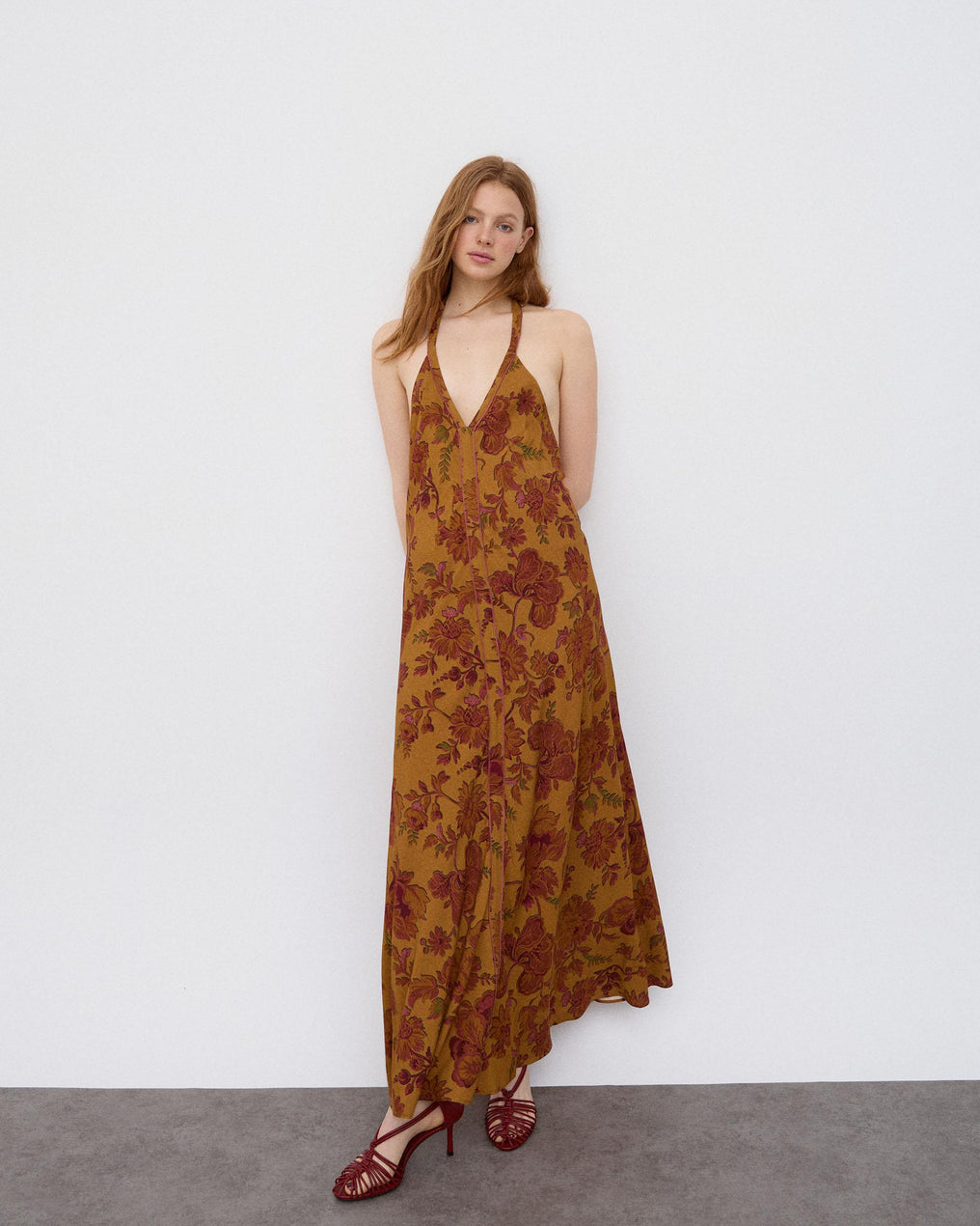 Vestido Halter Estampado Floral Multicolor