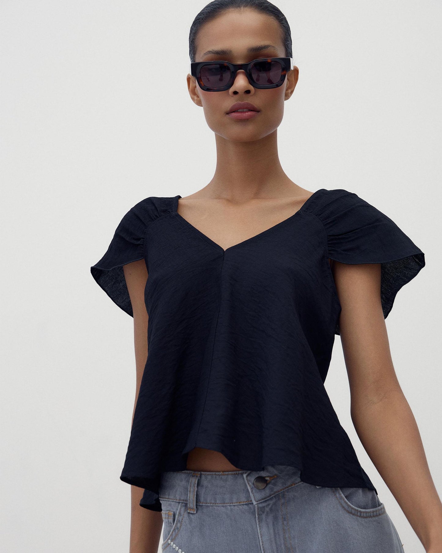 Blusa Decote em V Costas Preto