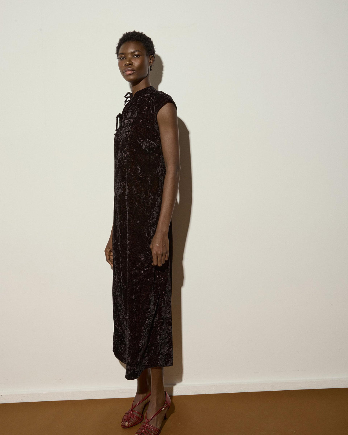 Vestido Terciopelo Lazadas Laterales Negro