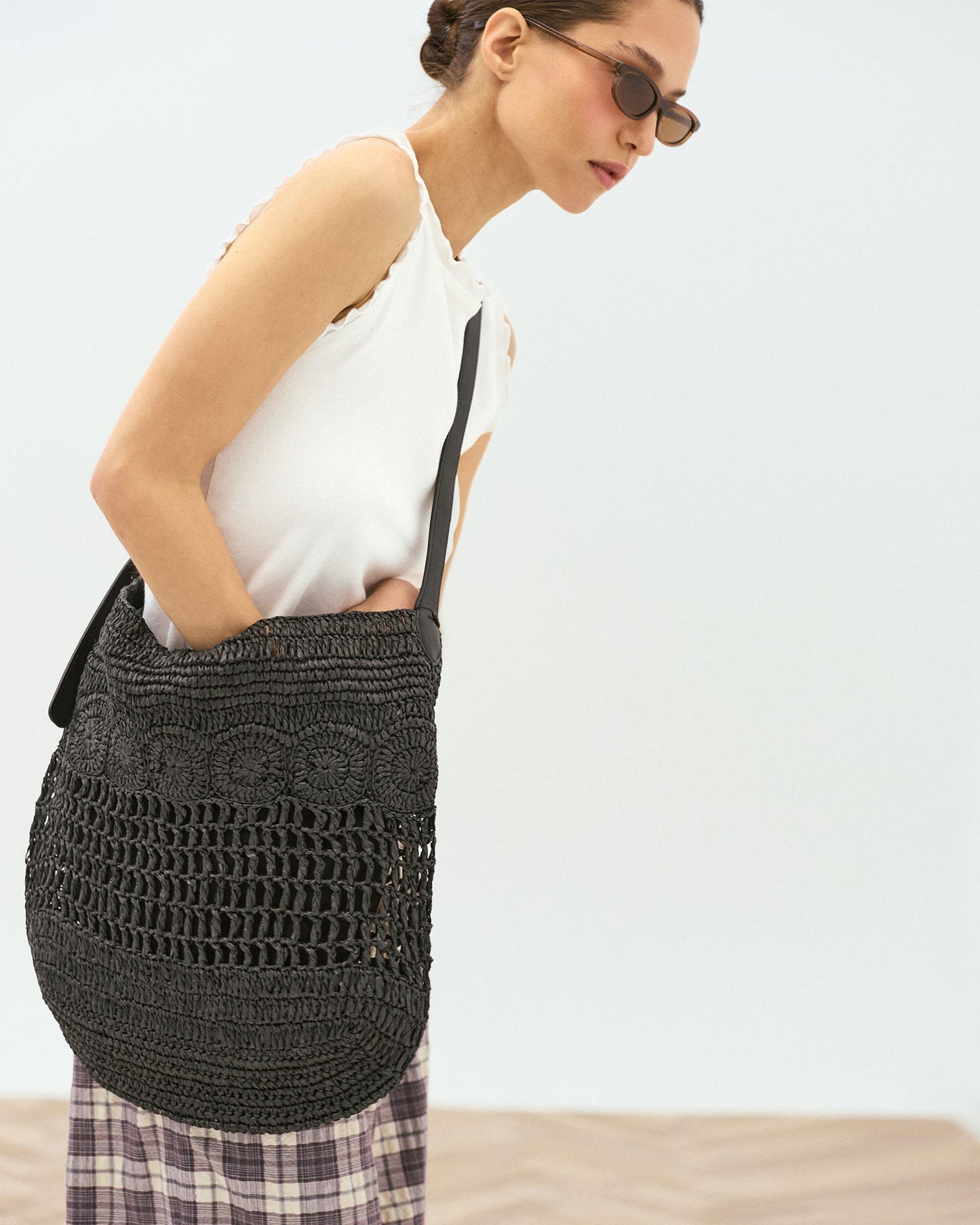 Bolso Hombro Rafia Troquelados Negro