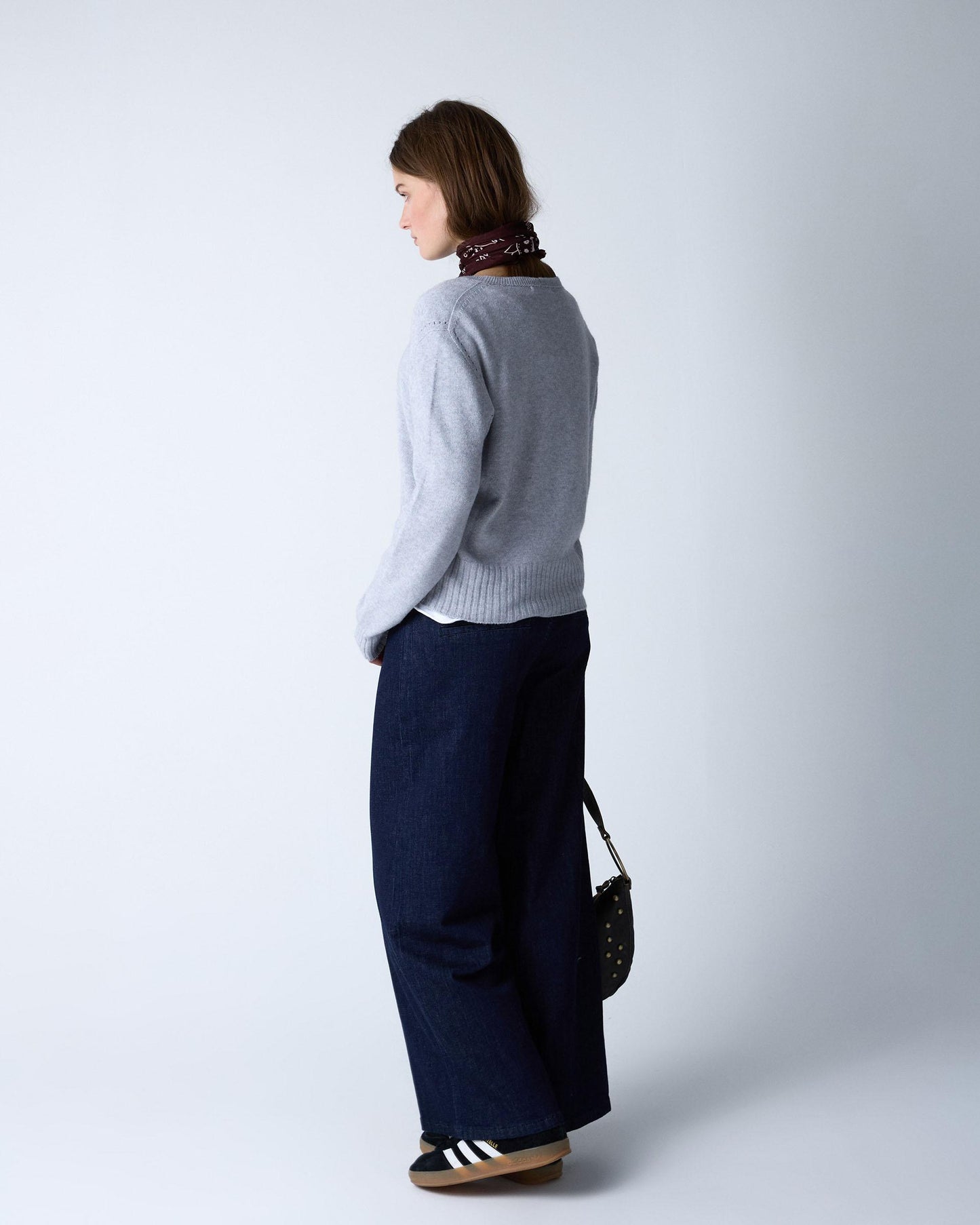 Jersey Cuello Pico Gris