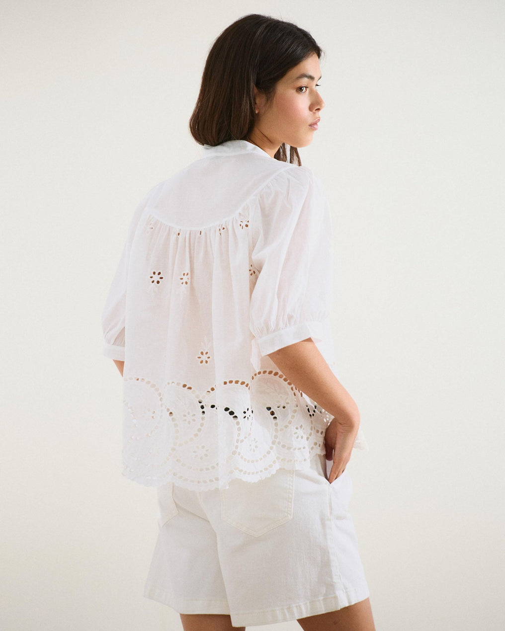 Blusa Manga Francesa Troquelados Blanca