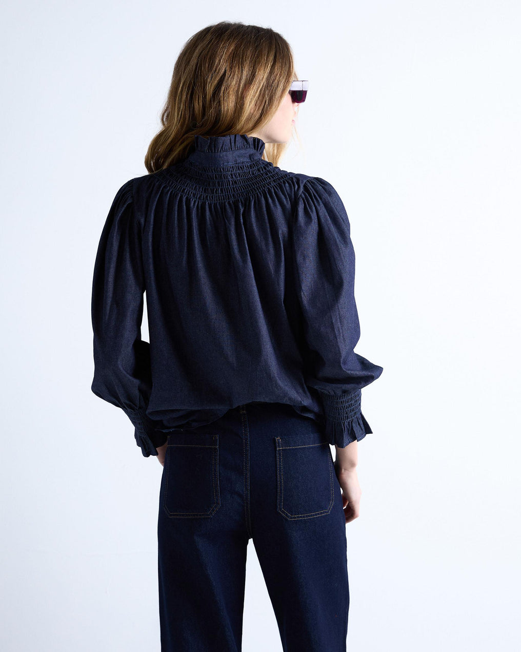 Blusa de ganga de gola alta em ganga azul