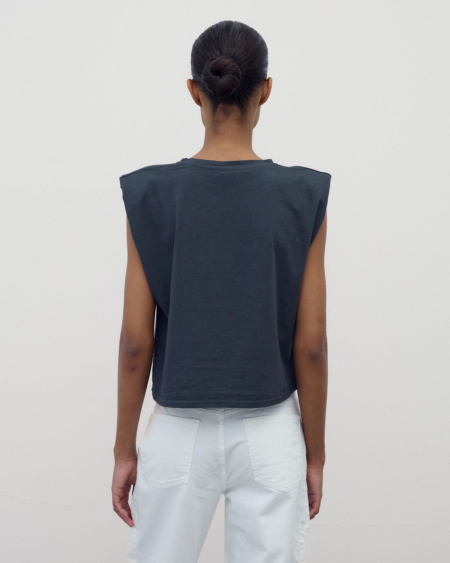 Camiseta Hombreras Tachuelas Antracita