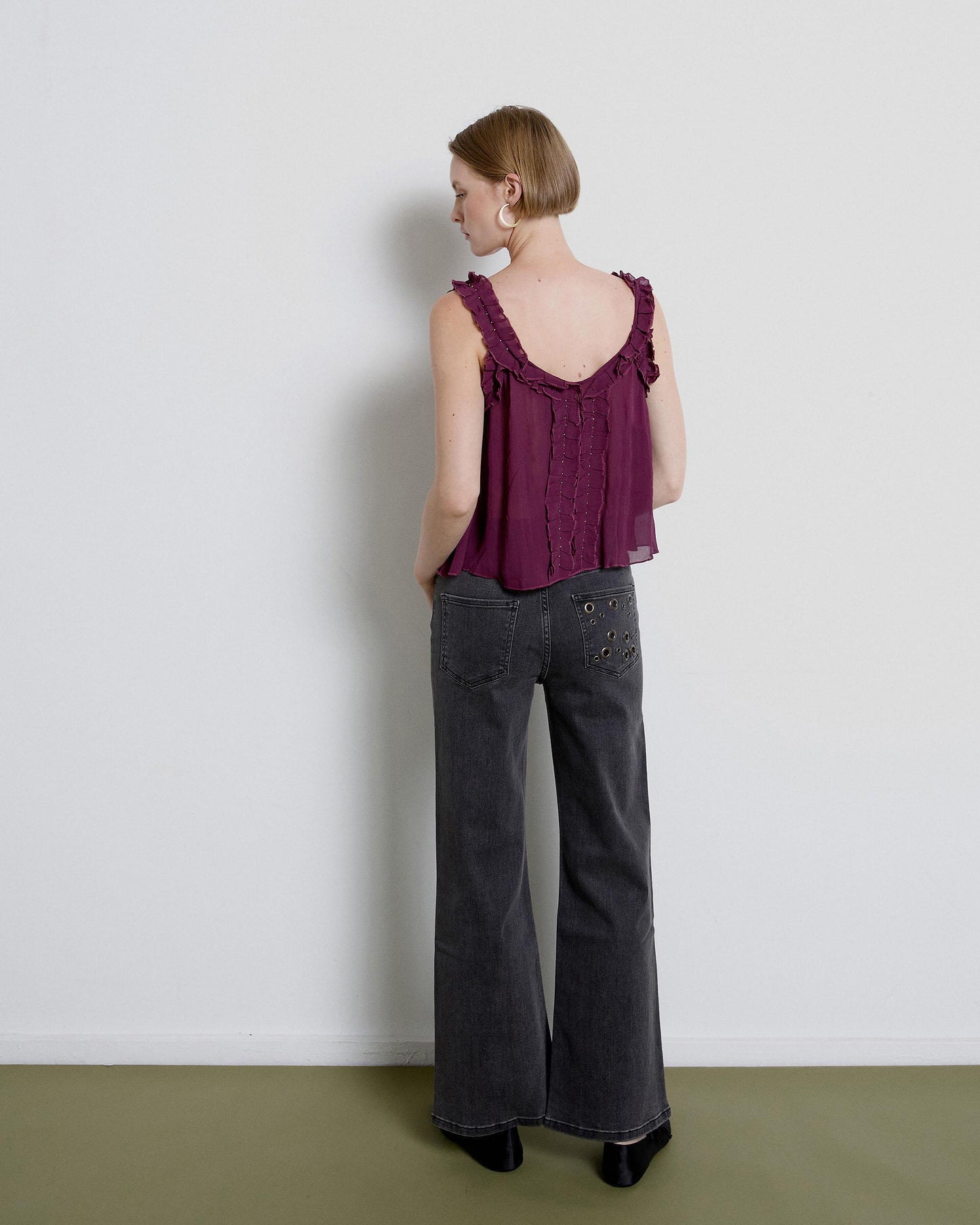 Top Escote V Volante Morado