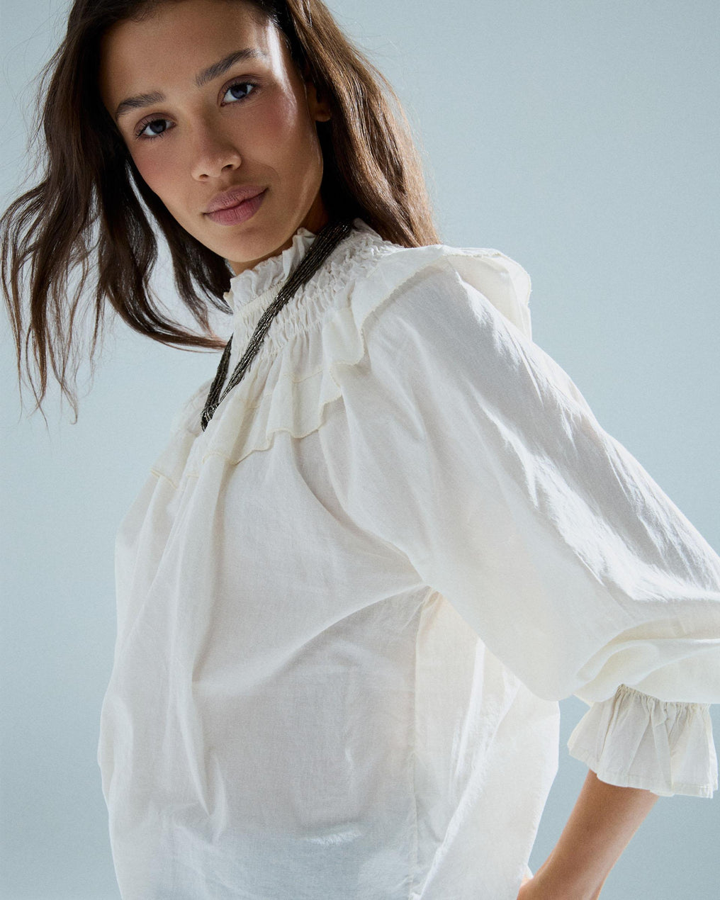 Blusa Cuello Babero Goma Blanca