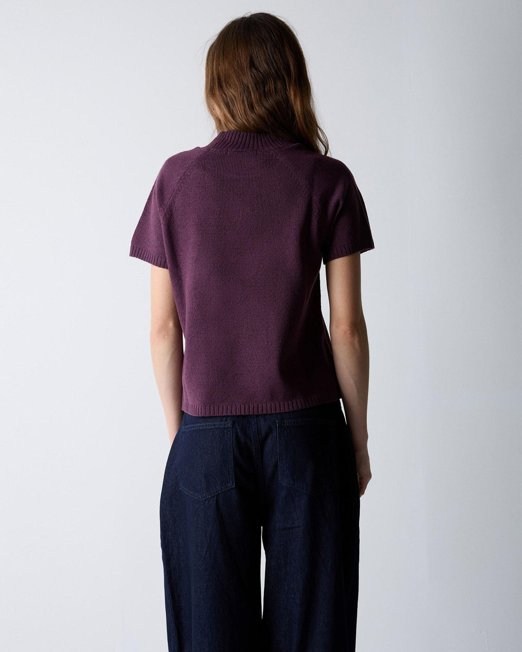 Blusa de malha roxa de manga curta