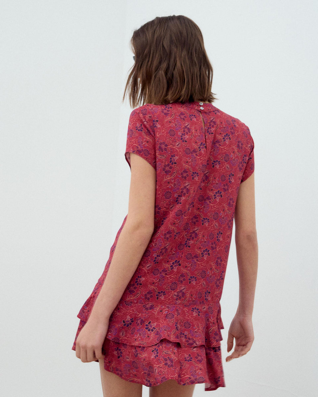 Vestido Corto Volantes Estampado Fucsia