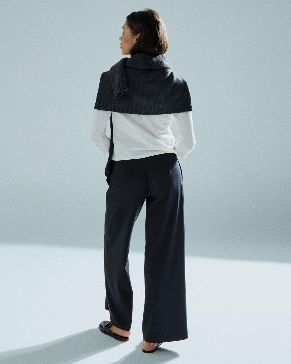 V Yoke Pleated Trousers Dark Blue