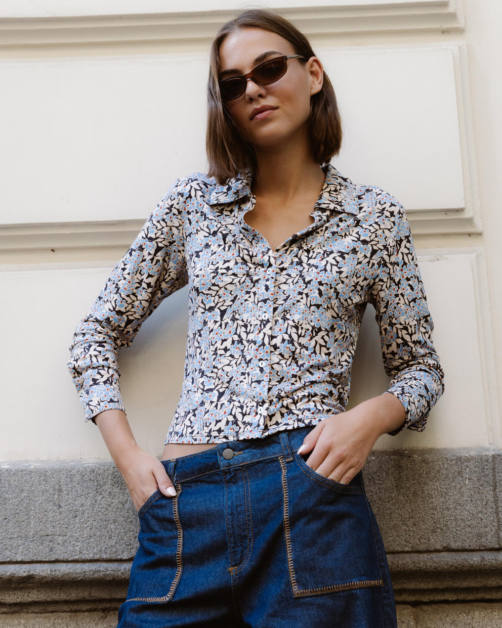 T-shirt Bleu à Imprimé Floral et Col Chemise