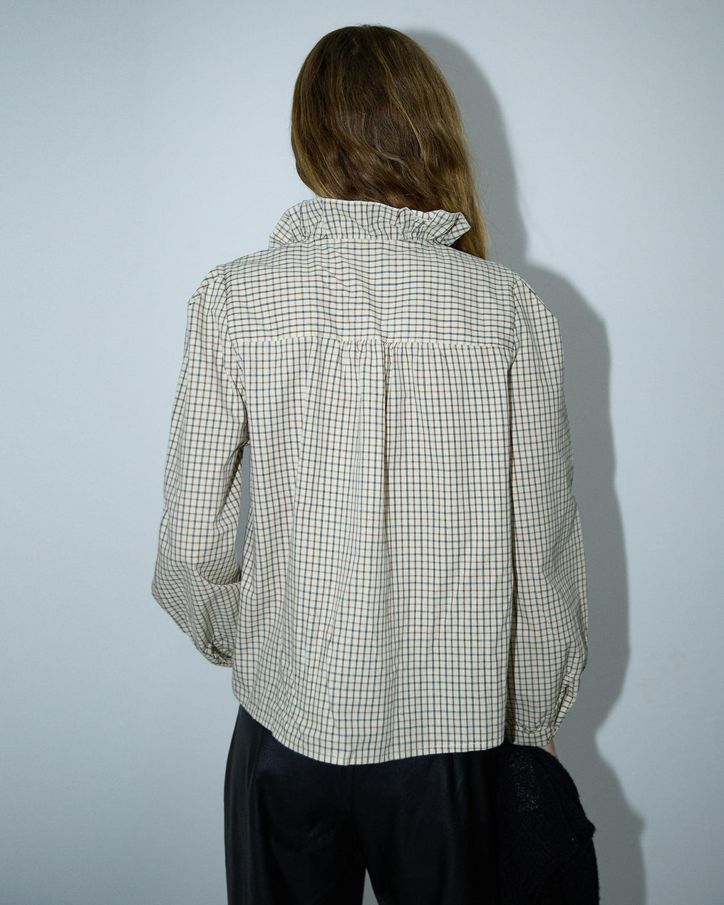 Blusa xadrez off-white com folho lateral