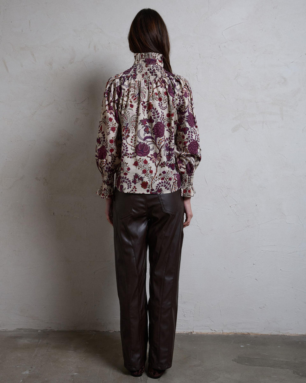 Pantalón Efecto Piel Costuras Marrón