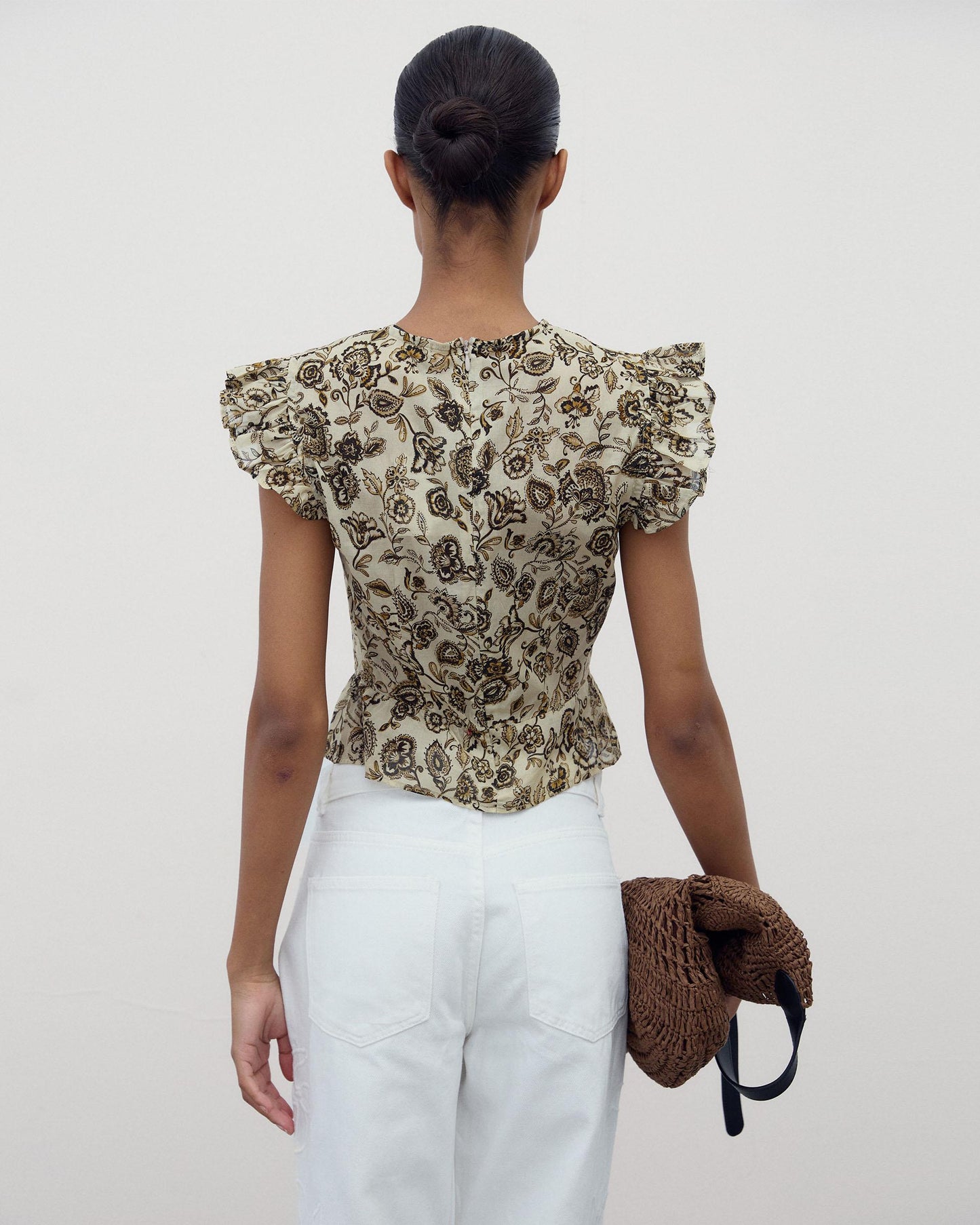 Blusa Volante Bajo Estampado Floral Crudo