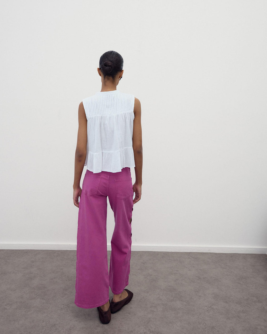 Sleeveless Frogging Blouse White