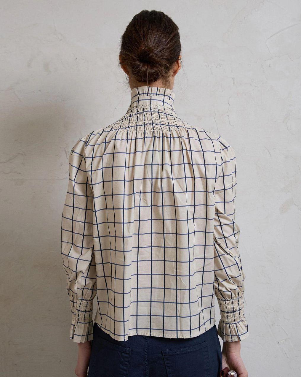 Blusa Nido De Abeja Cuello Cuadros Bicolor Crudo