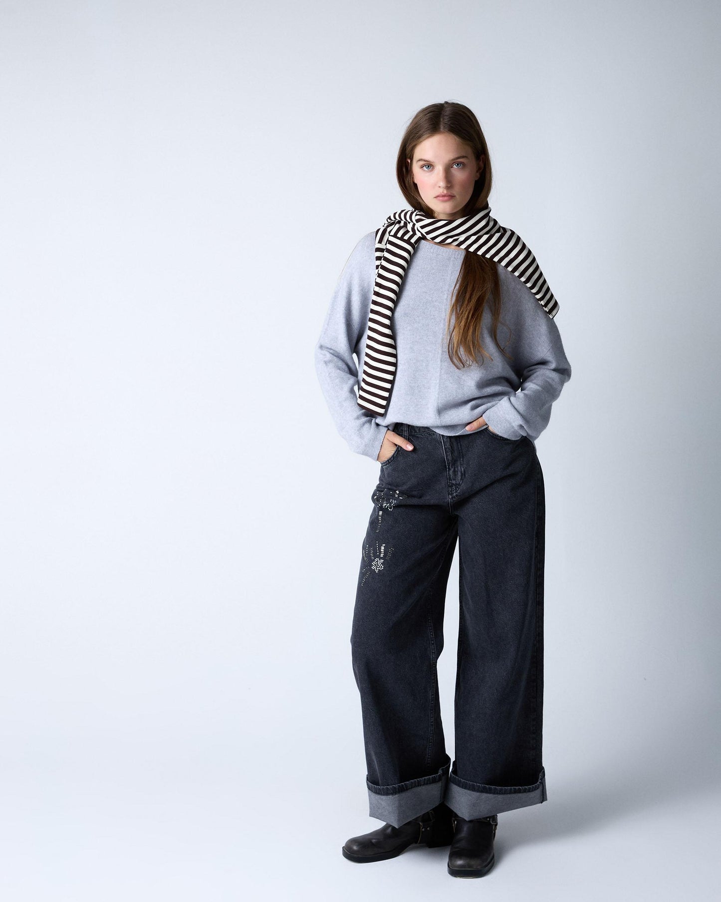 Jersey Cuello Redondo Nervio Gris