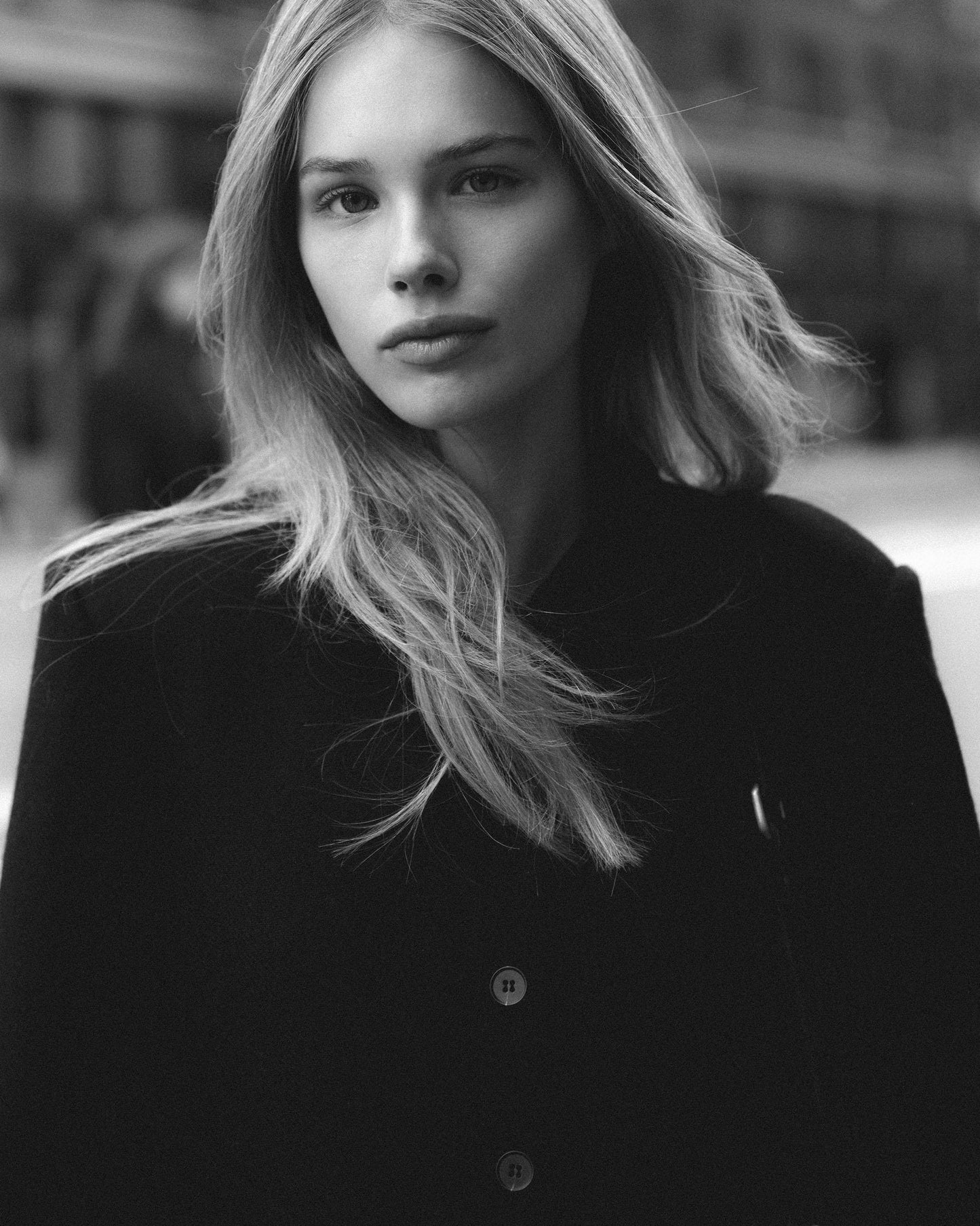 Casaco preto com gola Mao e mistura de lã