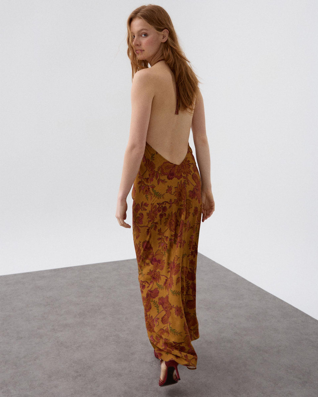 Vestido Halter Estampado Floral Multicolor