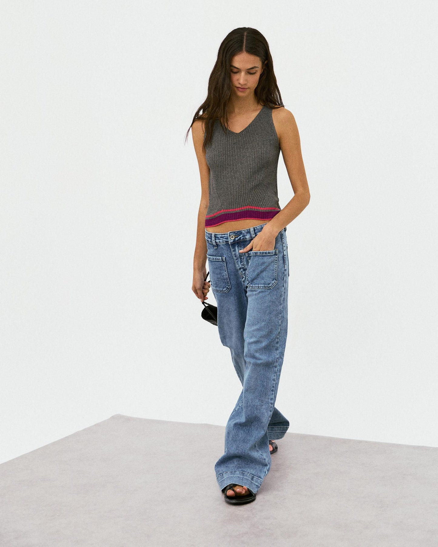 Jeans Straight com Bolsos de Patch Azul