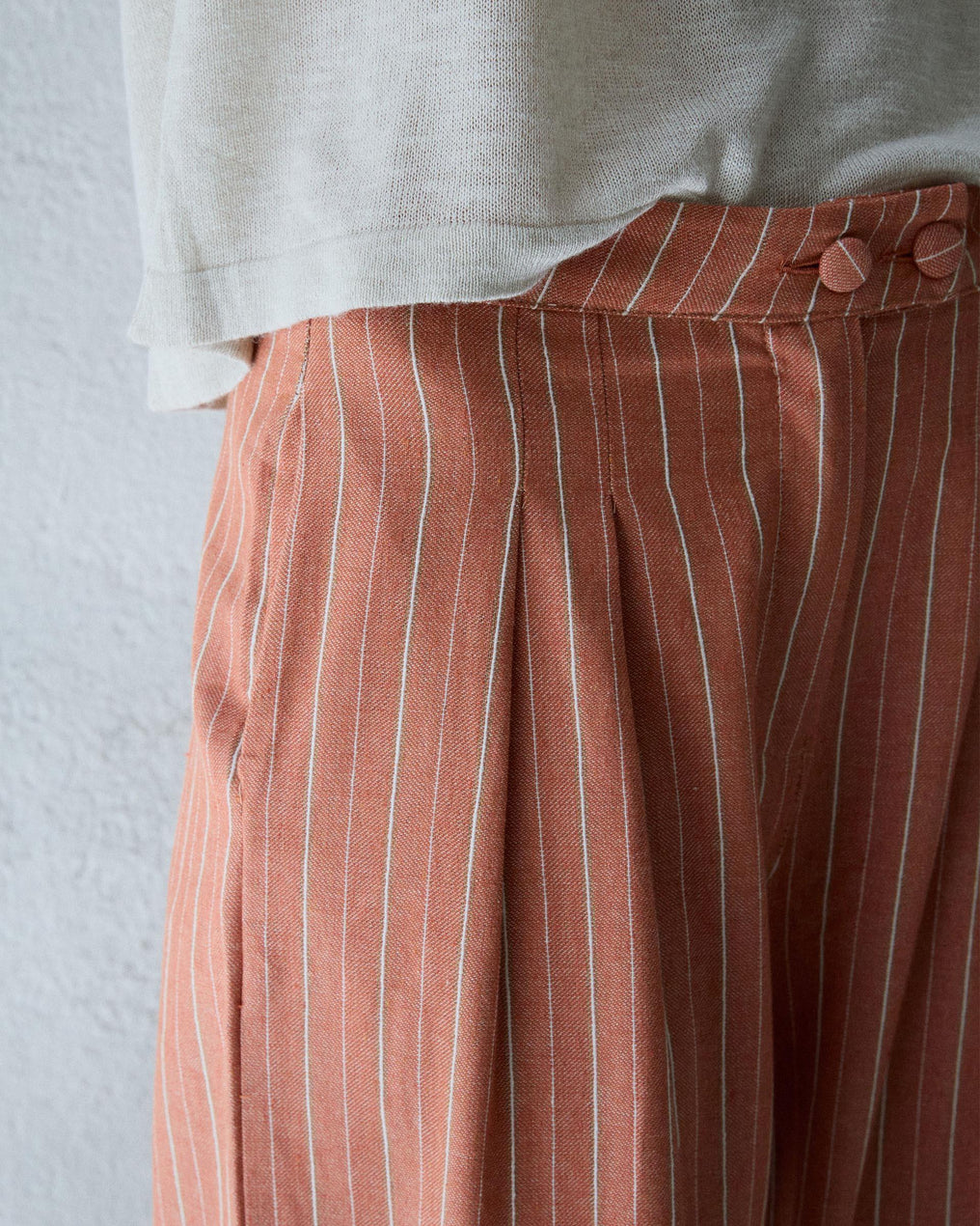 Calças Wide Leg Pregas Riscas Laranja