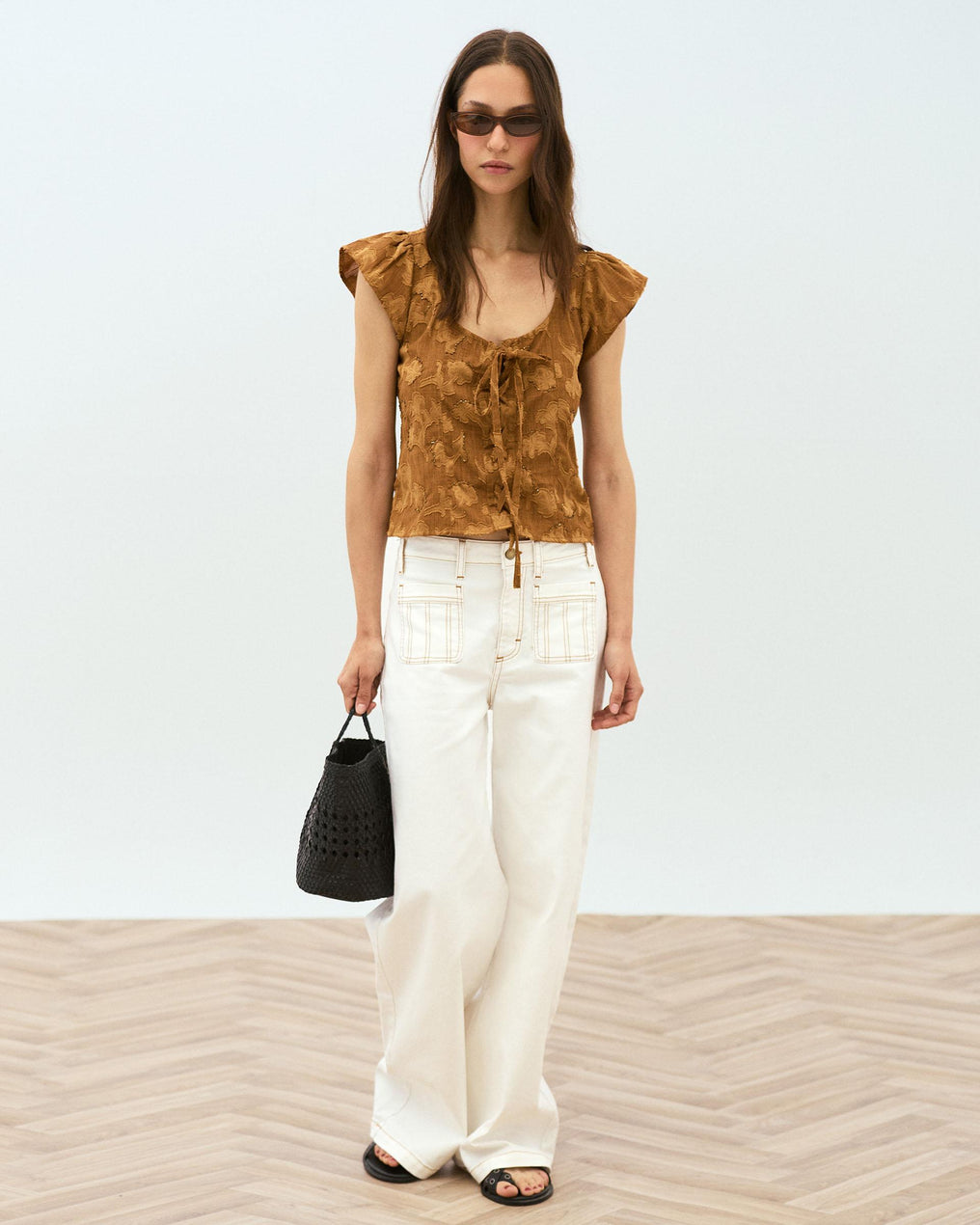 Jeans com Bordado de Sol Branco