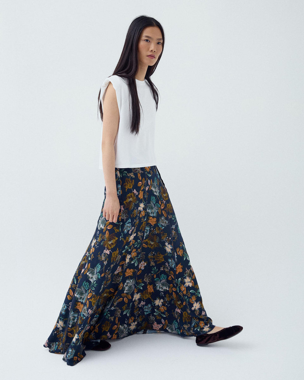 Saia Comprida Nervuras Estampado Floral Azul Marinho