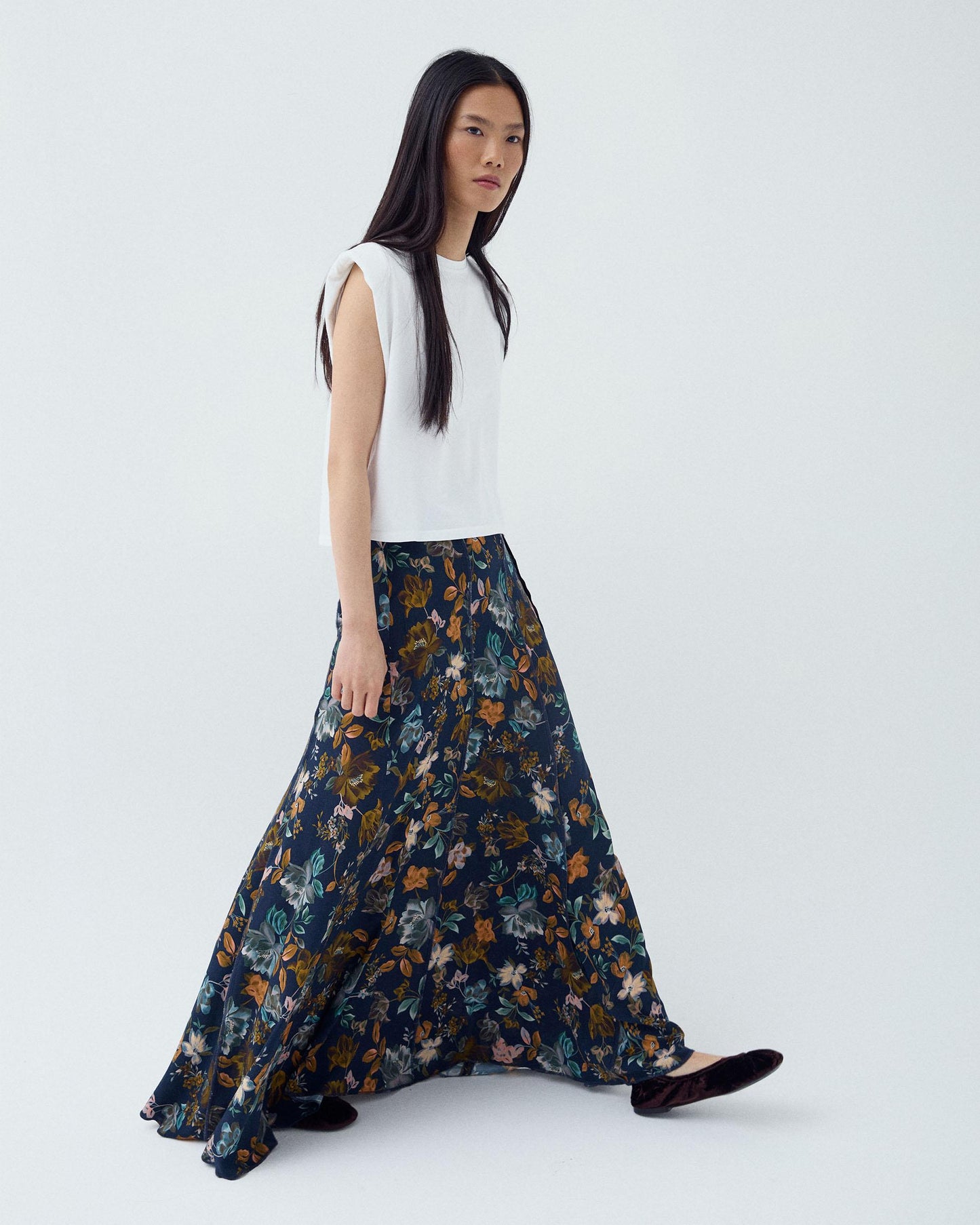 Saia Comprida Nervuras Estampado Floral Azul Marinho