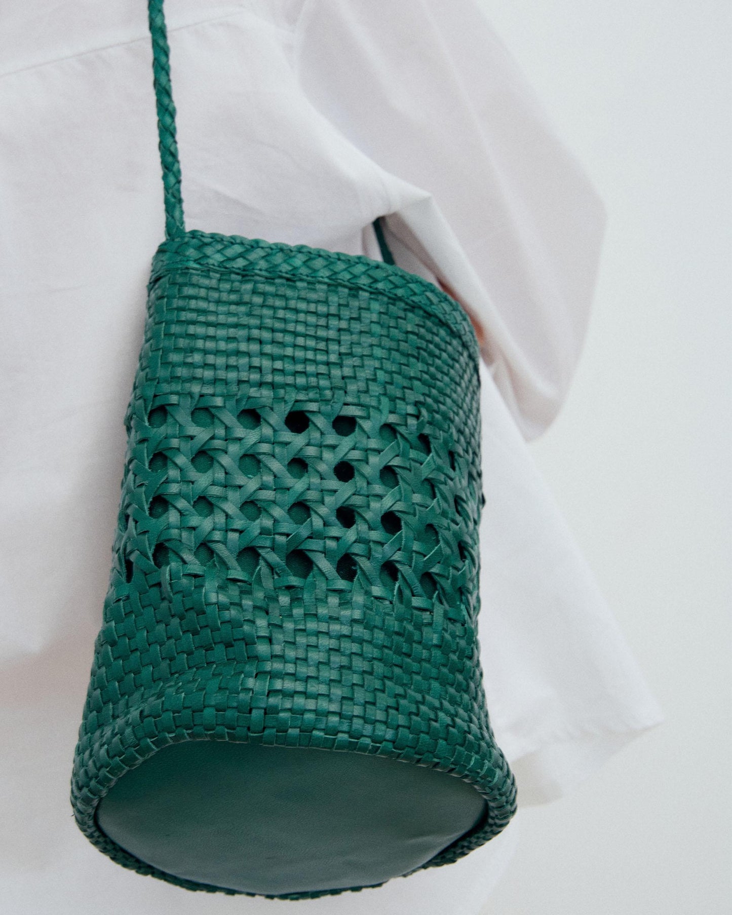 Mala Bucket Pele Entrançada Verde