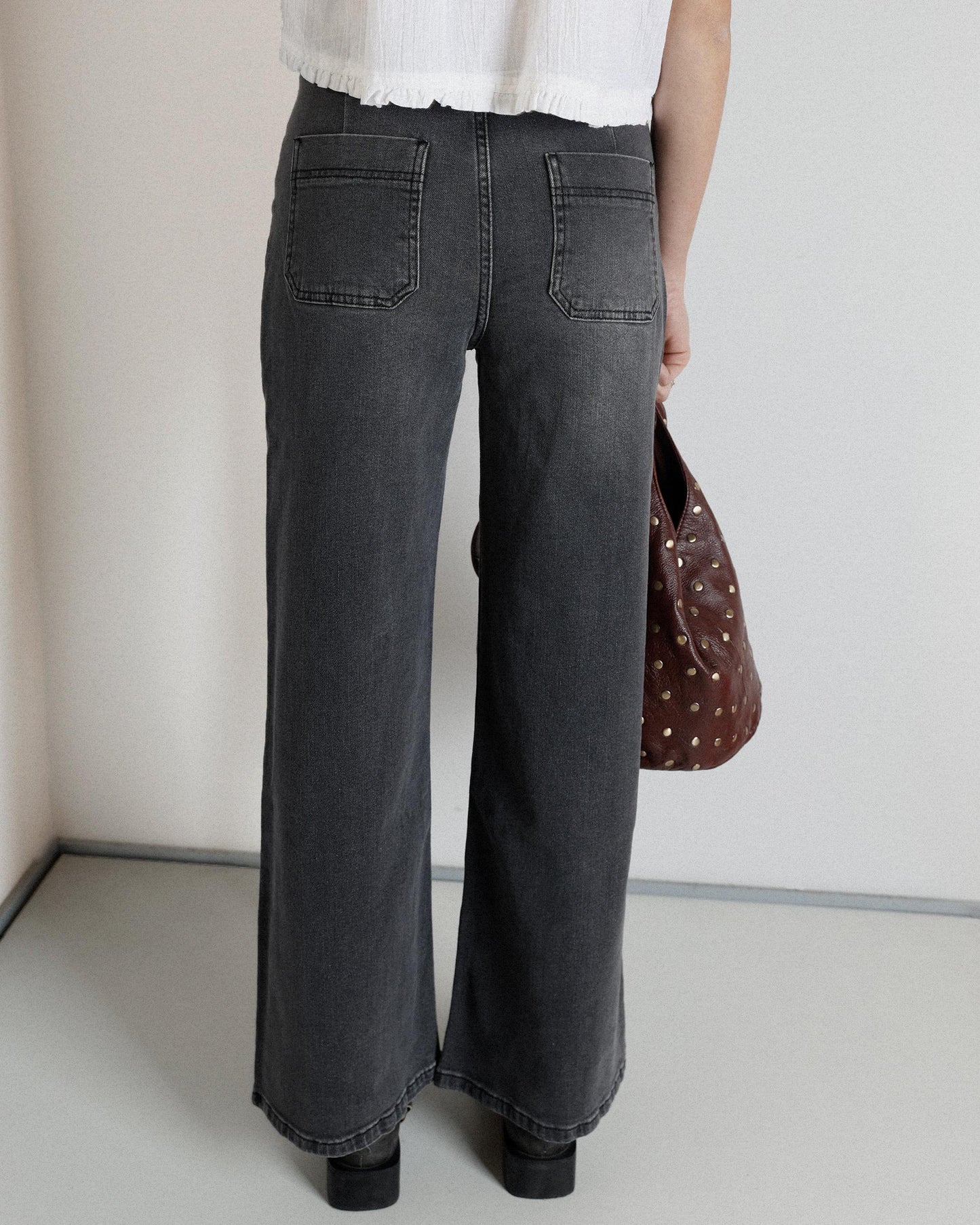 Jeans Cinturón Arandelas Antracita