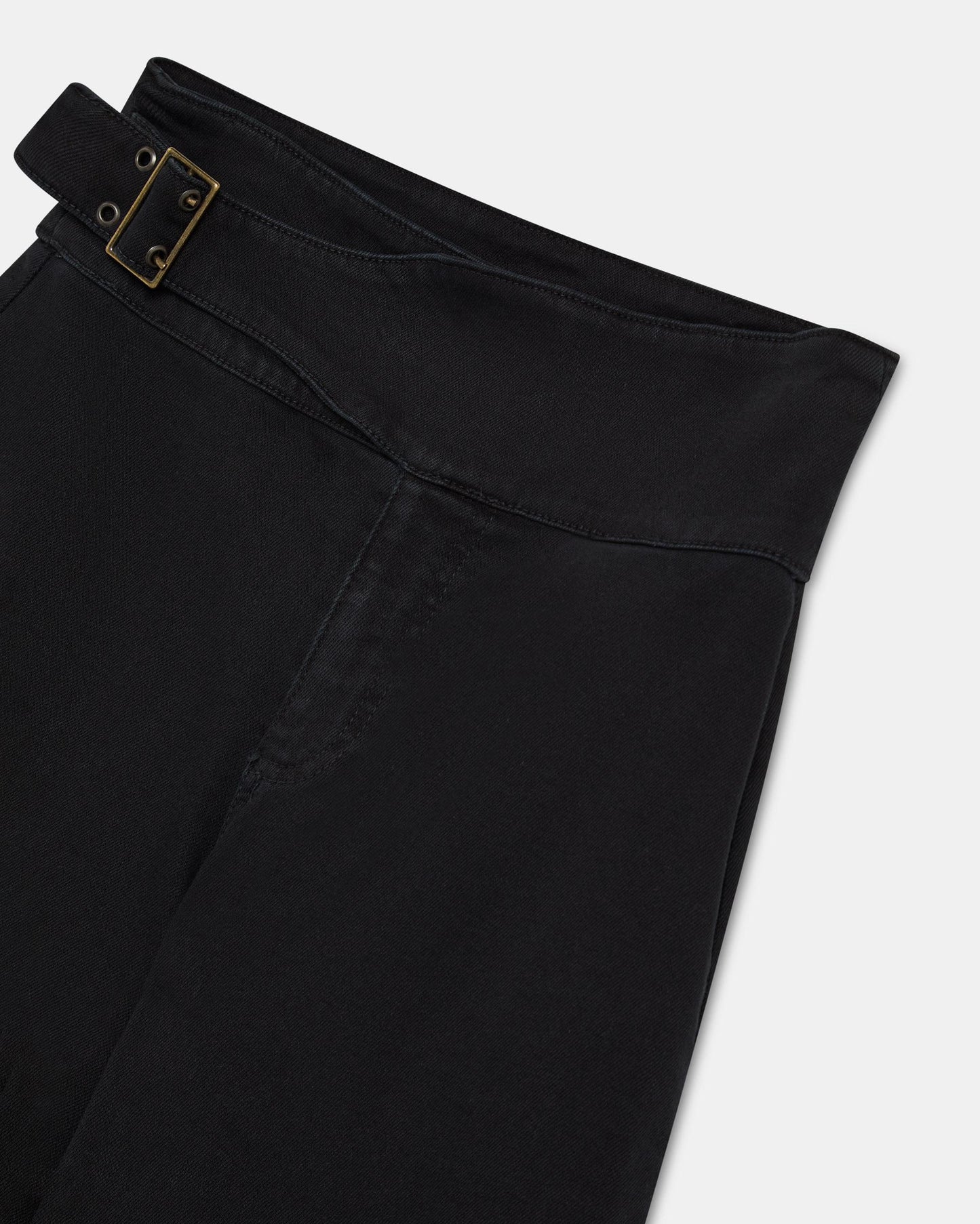 Jeans Cinturón Hebilla Lateral Negro