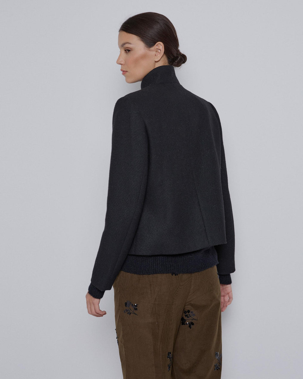 Casaco preto com gola Mao e mistura de lã