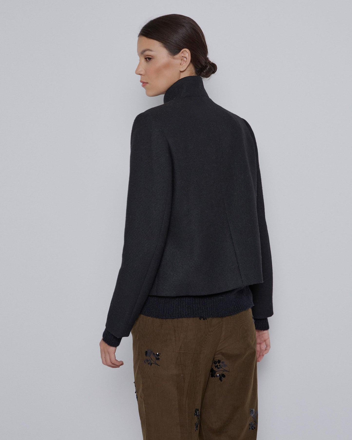 Casaco preto com gola Mao e mistura de lã