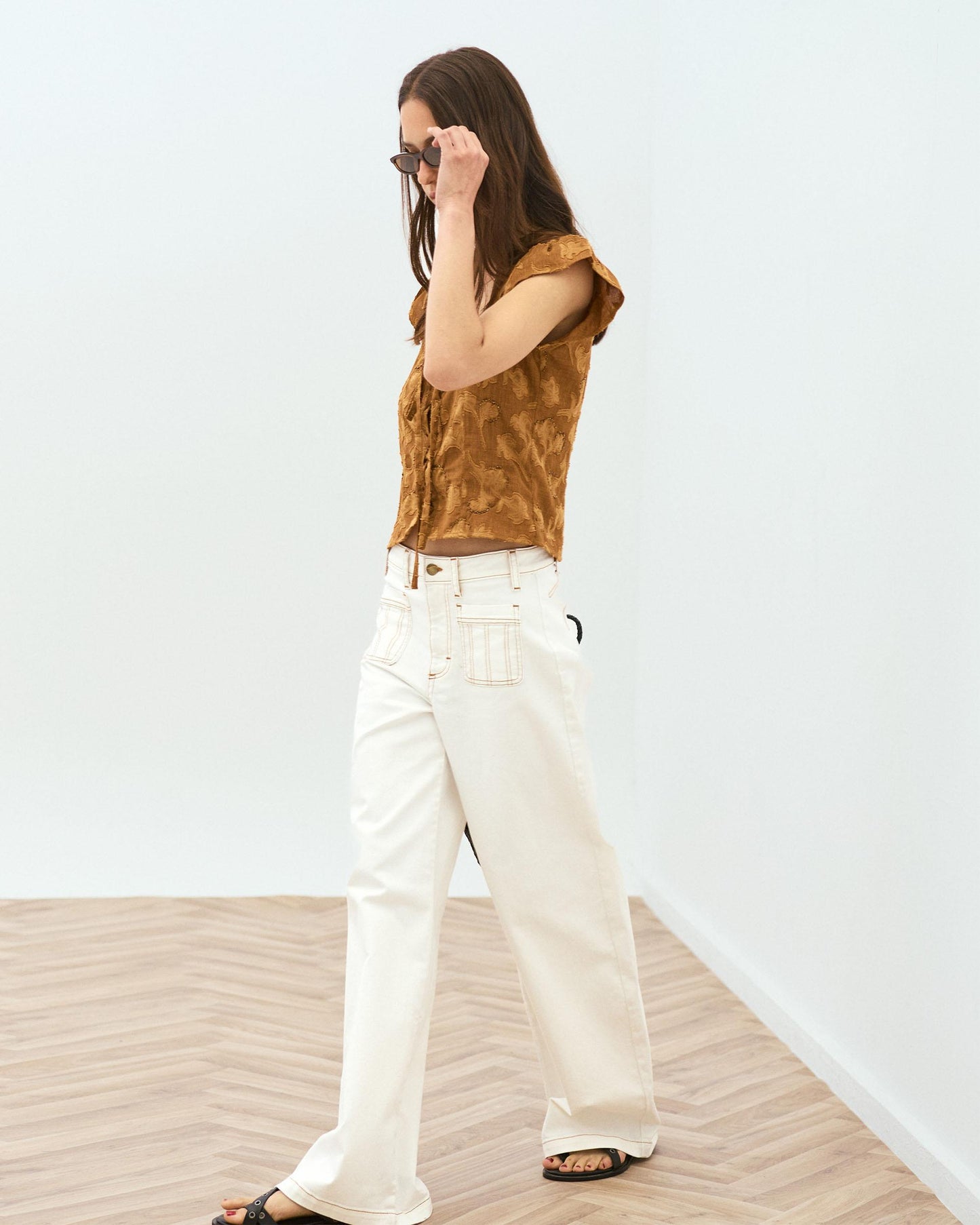 Jeans com Bordado de Sol Branco