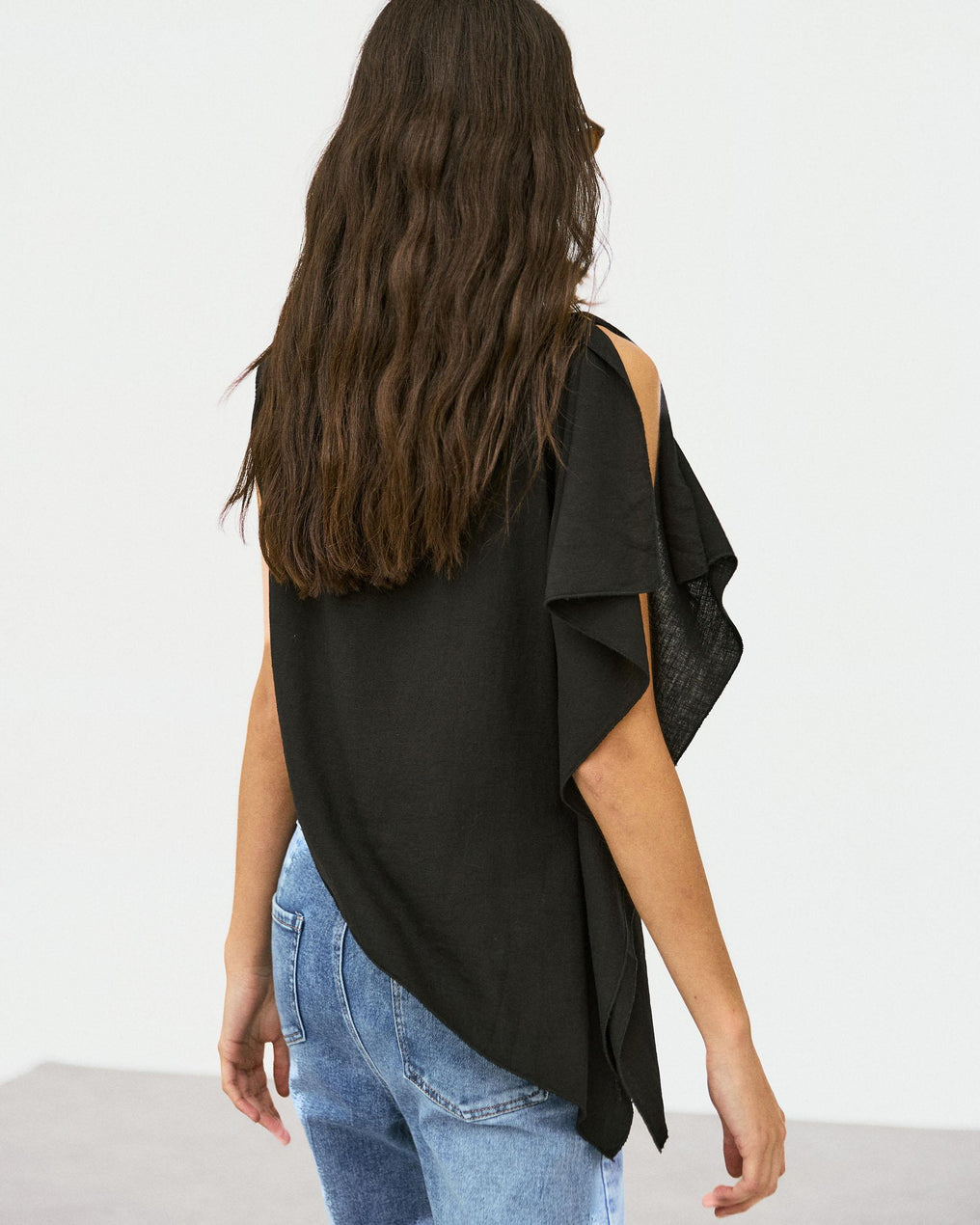 Top Asymétrique Volant Latéral Lin Noir